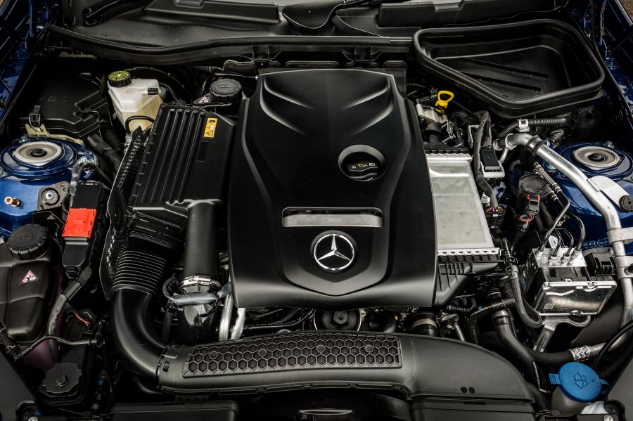  Mercedes-Benz SLC300 AMG Line 2016 года  (UK) (фото 23 из 25)